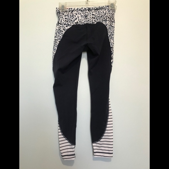 4. Athleta Navy Jaguar/Stripe Print Leggings XS - Picture 12 of 13